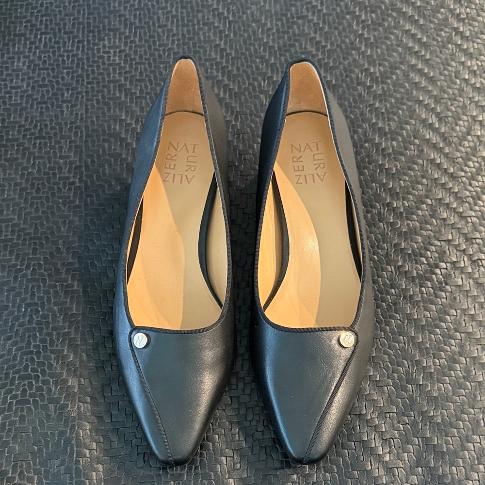 Naturalizer Elegant Black Women's  Shoes Size 7.5.